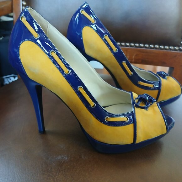 Patent and suede leather heels will turn heads! - Picture 2 of 6